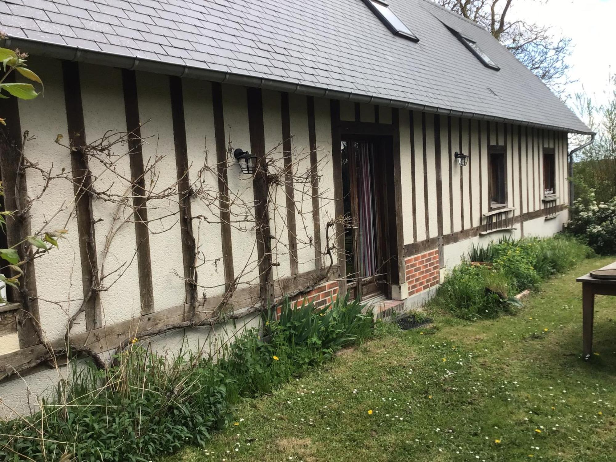 Gite Des Tournesols Ecaquelon Exterior photo